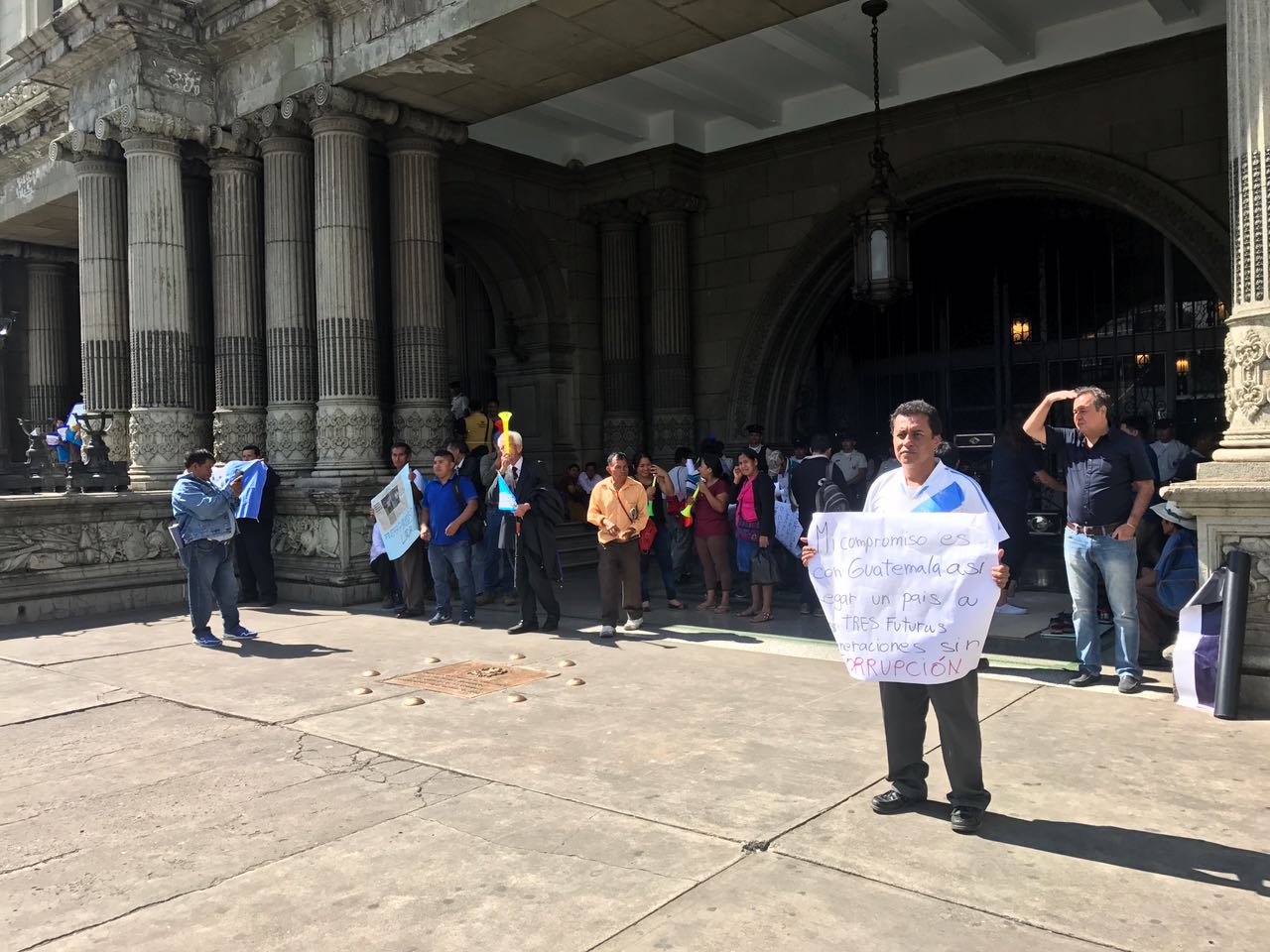 Así se encuentra la Plaza de la Constitución por manifestación