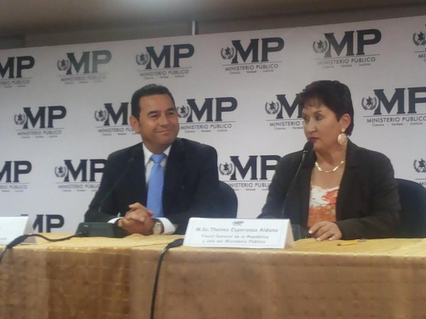 Jimmy Morales y su esposa cancelan reunión con jefa del MP