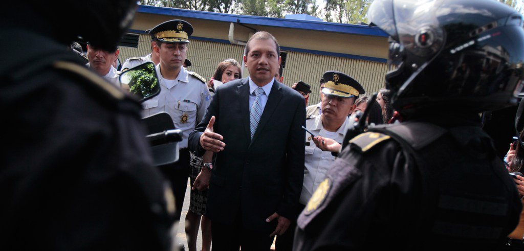 Ministro de Gobernación mensaje a los policías