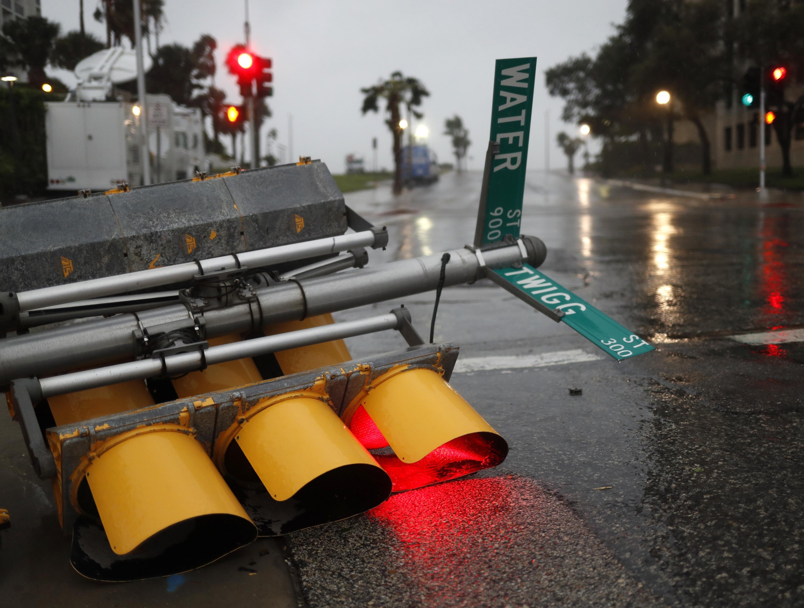 Harvey amenaza con sembrar caos en Luisiana tras devastar Texas