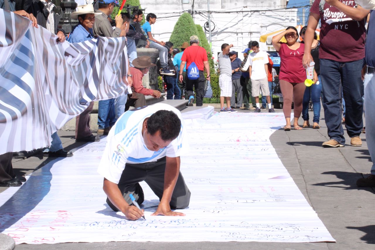 Manifestante: "Guatemala ya no aguanta más corrupción"