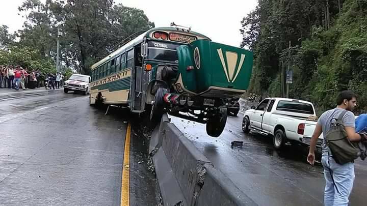 Piloto de bus accidentado en Villalobos tiene 13 multas por exceso de velocidad