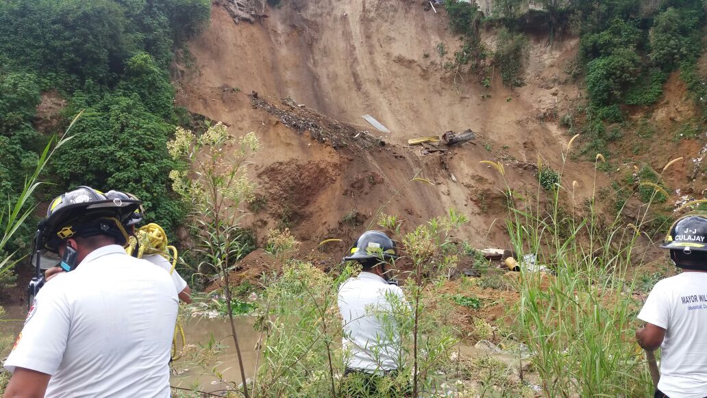 Derrumbe viviendas destruidas en Chinautla