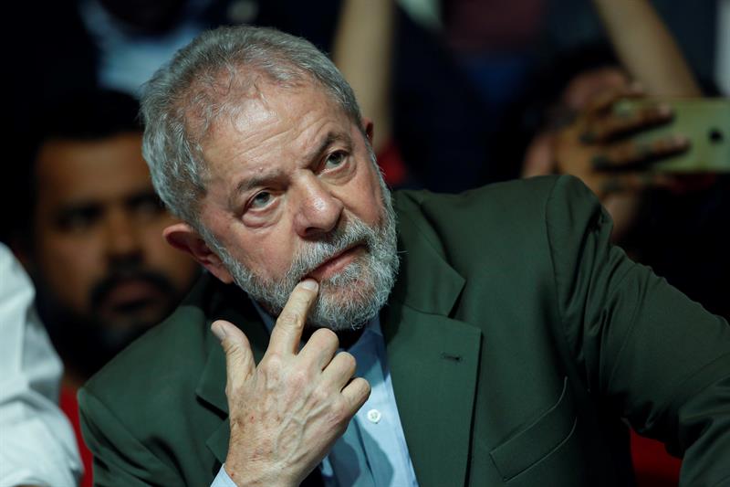 Lula cierra su gira de precandidato presidencial