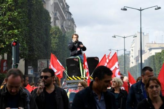 Miles de franceses salen a las calles contra la reforma laboral de Macron