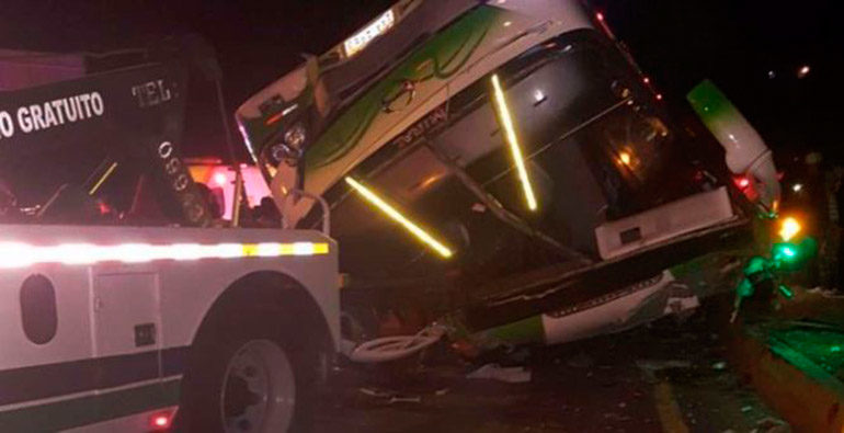 Un accidente de autobus deja 13 muertos y 28 heridos en Ecuador