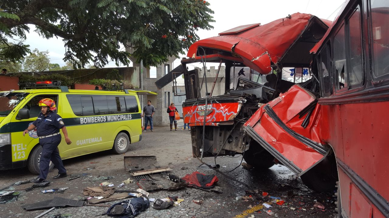 Choque de buses zona 13