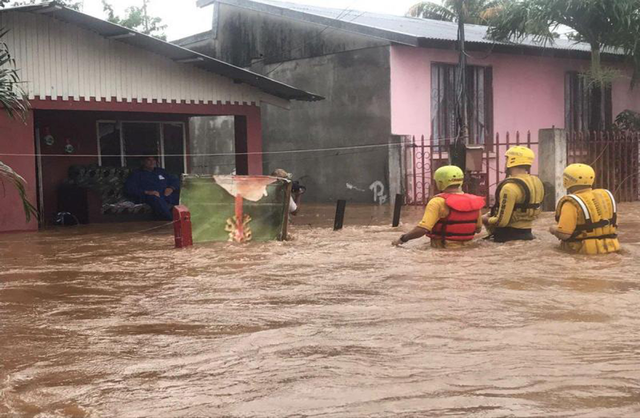 Costa Rica intenta salir de devastación "titánica" que dejó Nate