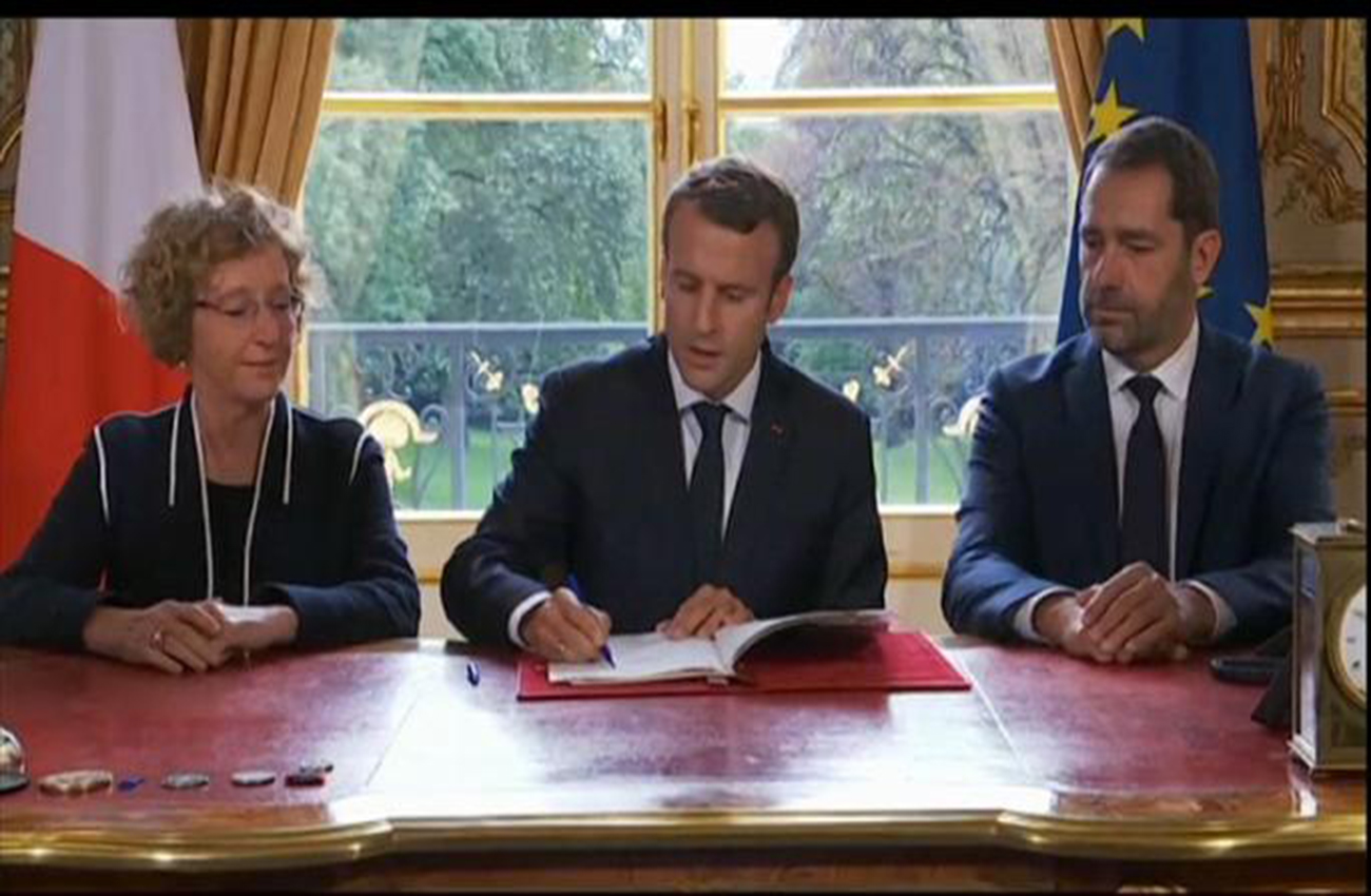 Macron firma una controvertida ley antiterrorista en Francia