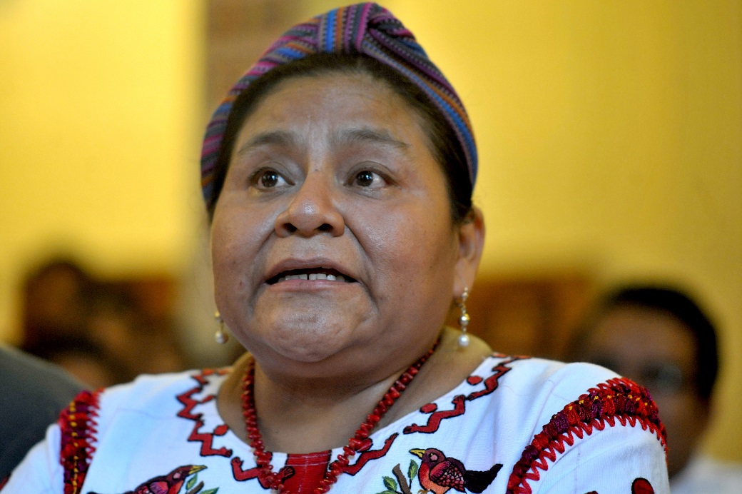 La premio nobel Rigoberta Menchú critica violencia policial en Cataluña