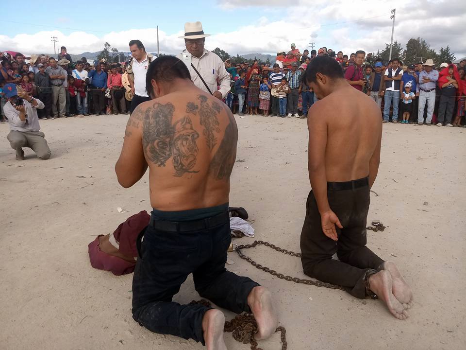 Castigo maya a presuntos delincuentes