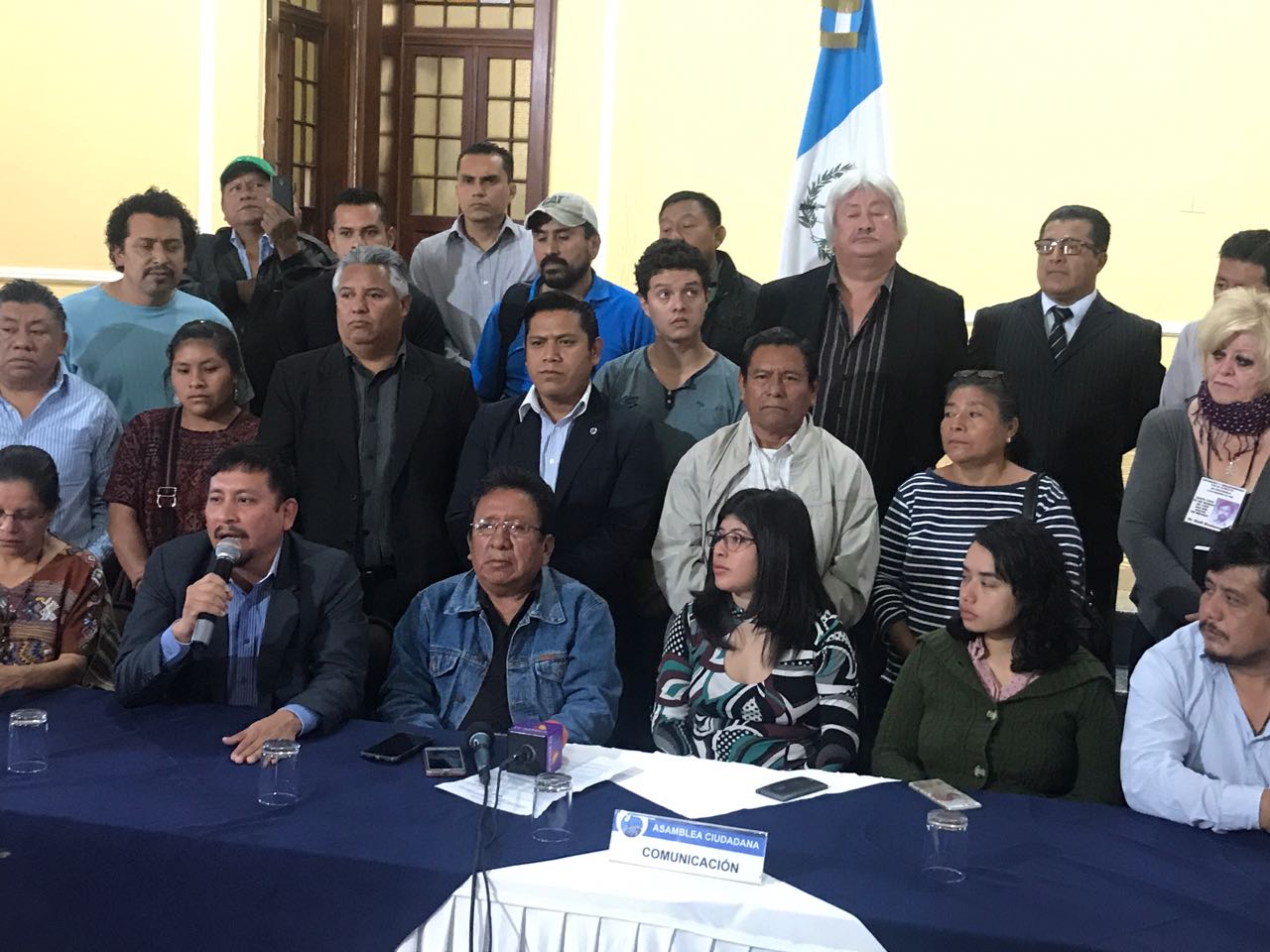 Asamblea Ciudadana concentración renuncia del Presidente y diputados