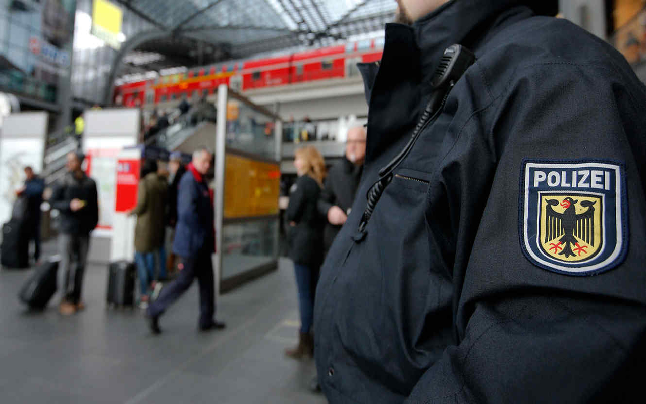 Conmoción en Alemania tras ser apuñalado un alcalde por su política promigrantes