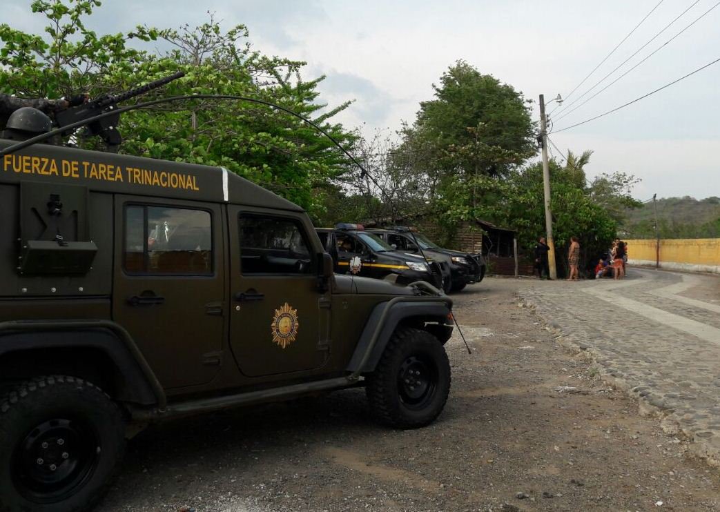 Policías y soldados heridos tras accidente