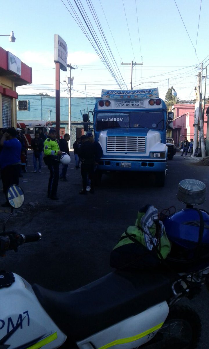 Ataque armado en interior de bus