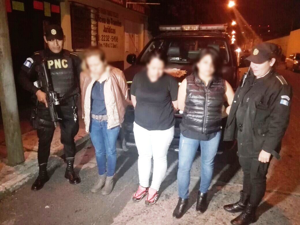 Capturan a tres mujeres sindicadas de robar en centros comerciales