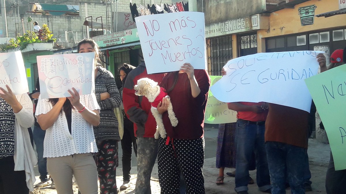 Vecinos de El Búcaro bloqueo por índices de violencia