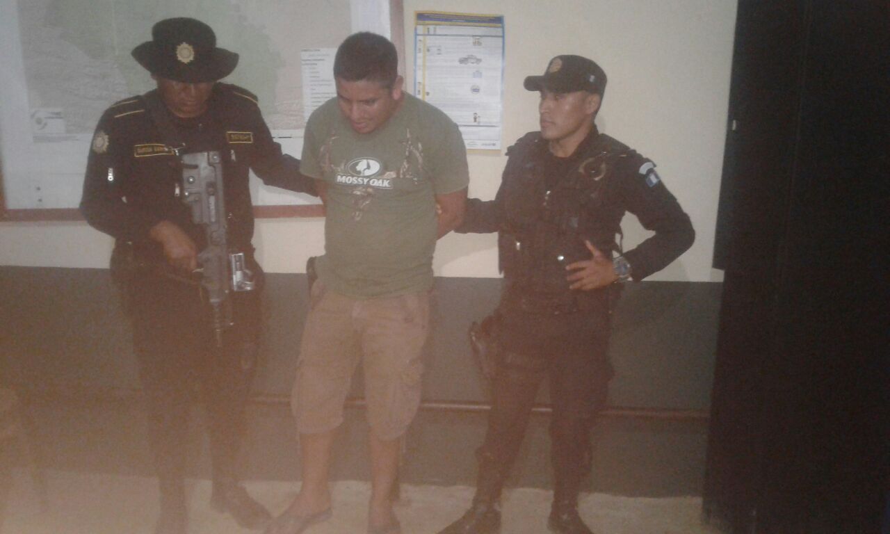 Hombre detenido intentó huir disparando contra PNC