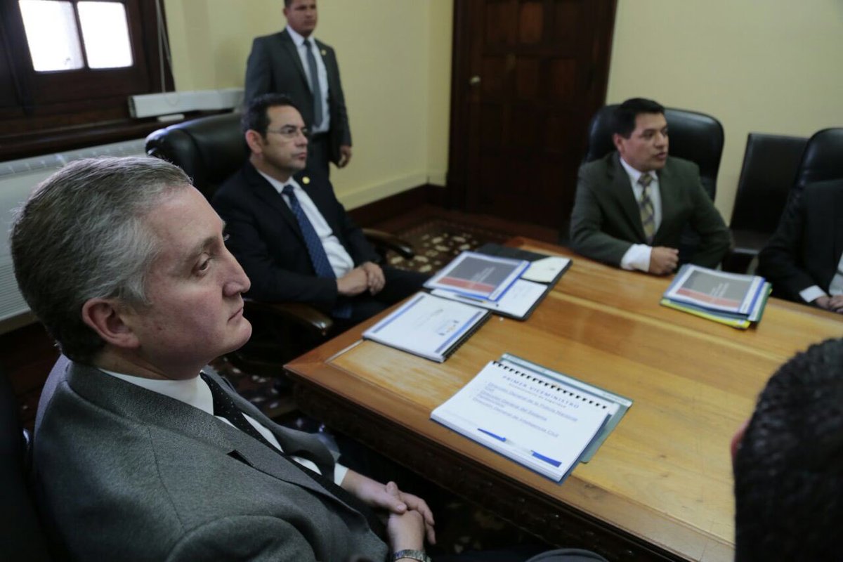 Reunión entre Enrique Degenhart y Jimmy Morales EU Emisoras Unidas Guatemala