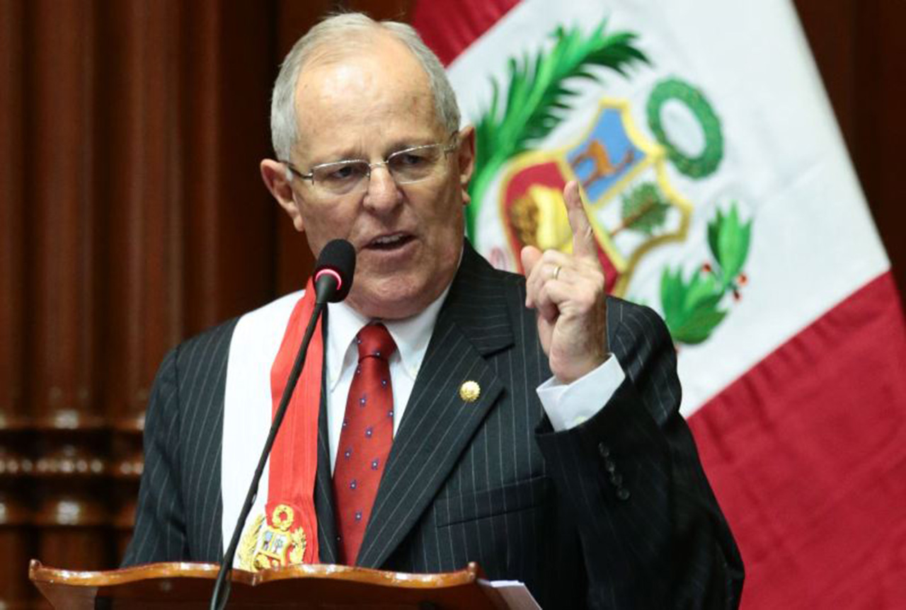 Kuczynski afirma el papa le aconsejó "siga trabajando y no se deje distraer"