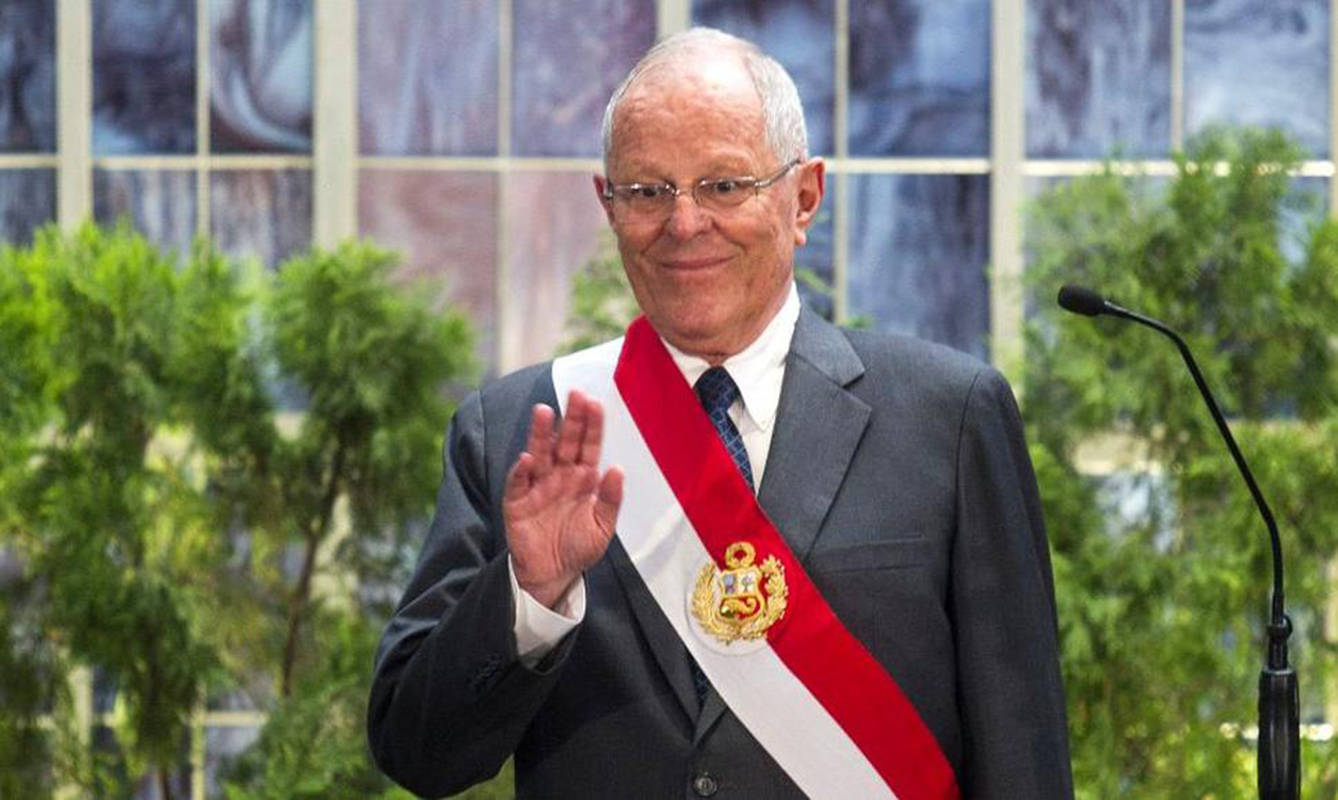 Kuczynski estrenó gabinete de "tregua" en Perú tras polémico perdón a Fujimori