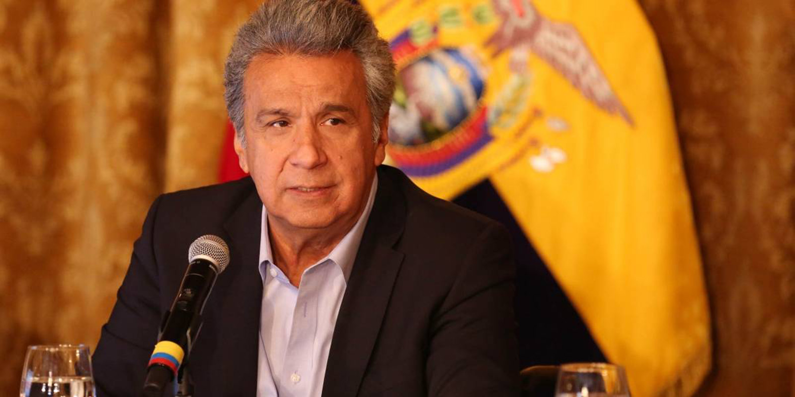 Presidente de Ecuador dice que Assange es un "problema" que causa "molestia"