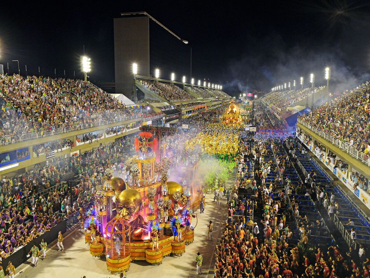 El Carnaval de Rio mezcla política con glamour en el Sambódromo