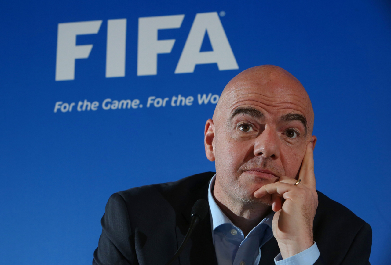 Infantino tiene "confianza" en que el VAR se utilice en el Mundial 2018