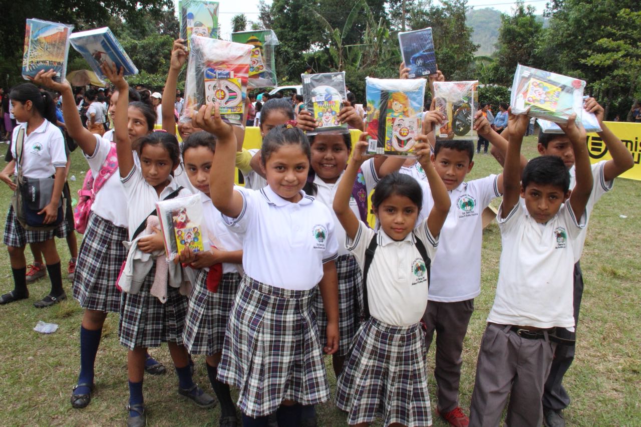 Cuadernos con Corazón EU Emisoras Unidas Guatemala