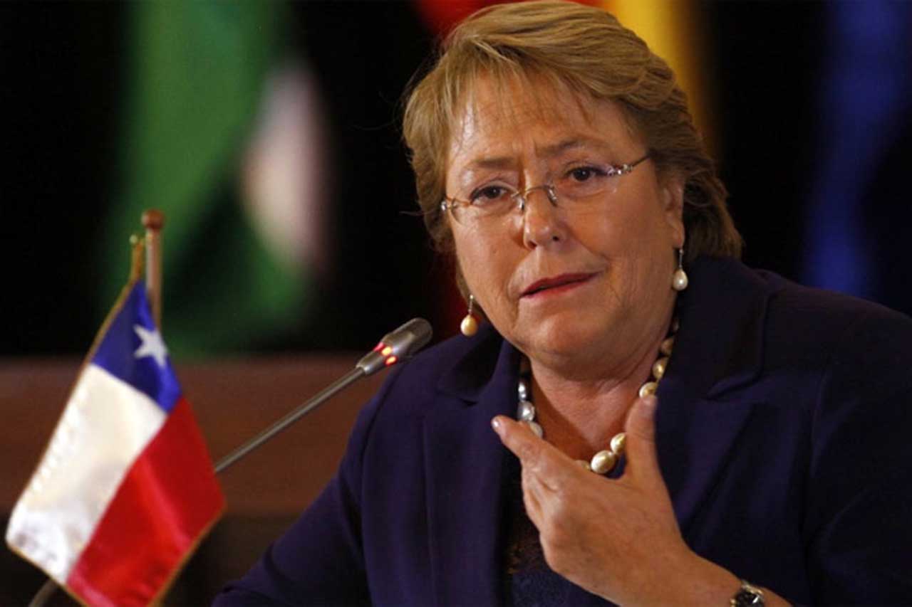 A días de entregar el poder, Bachelet anuncia nueva Constitución para Chile