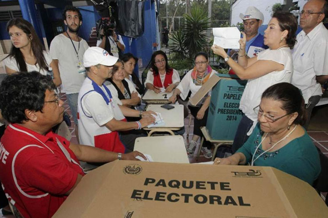 El Salvador a comicios legislativos que marcarán la gobernabilidad