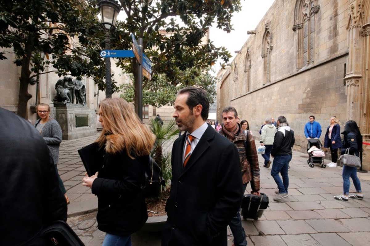 Guardia Civil registra sede del gobierno catalán en Barcelona