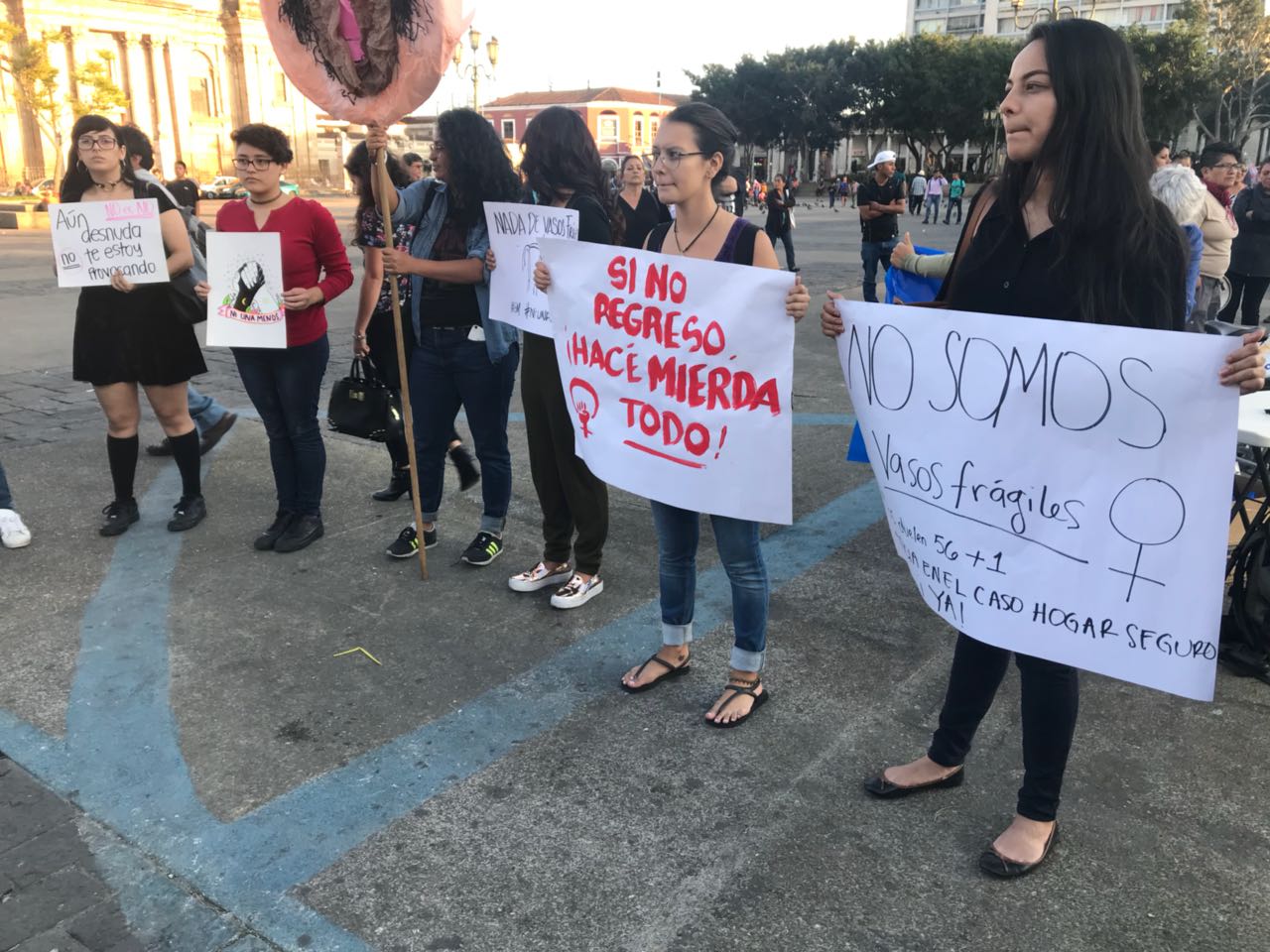 Marcha feminista EU Emisoras Unidas Guatemala