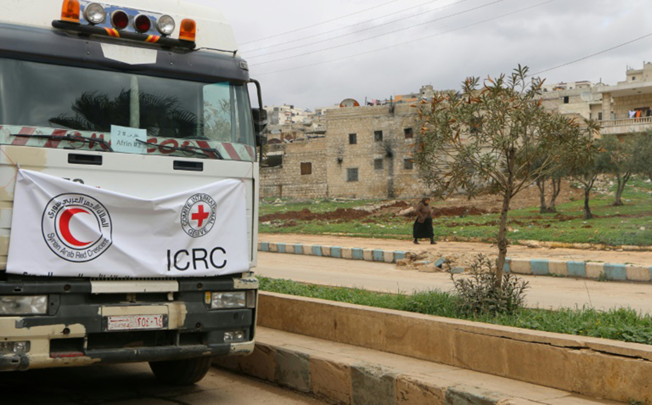 Un convoy humanitario entró en el enclave rebelde sirio de Guta Oriental