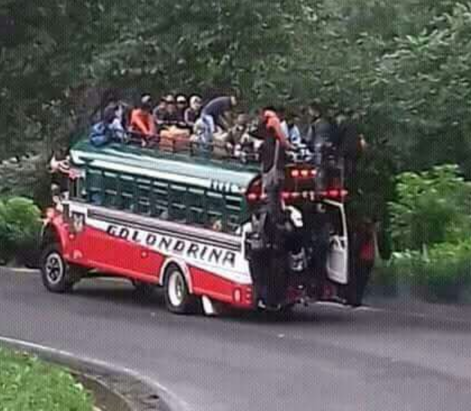 Bus de los transportes Golondrina Emisoras Unidas Guatemala