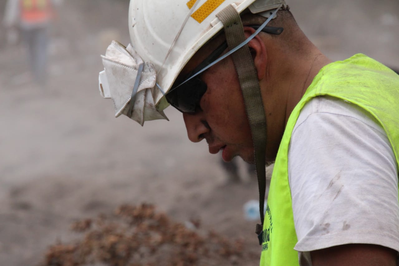 Rostros del voluntariado en Volcán de Fuego. Foto Herlindo Zet.