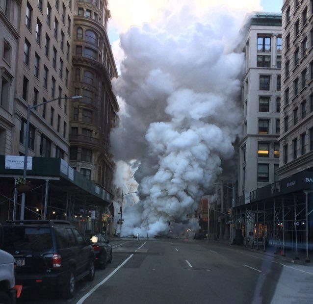 Explosión de tubería de vapor en Manhattan