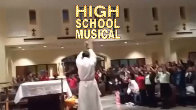 Video Viral Iglesia Católica Sacerdote High School Musical