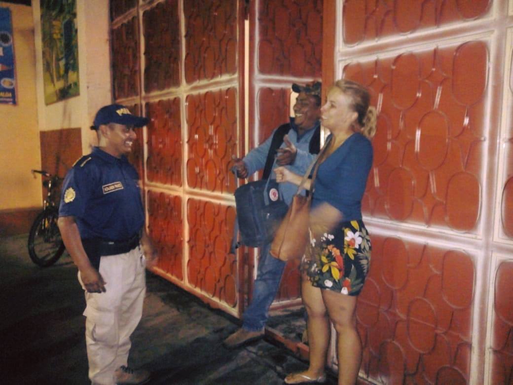 chofer bus turista Antigua Guatemala Sacatepéquez Emisoras Unidas