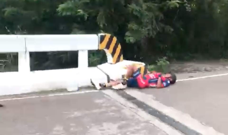 video caída Celso Ajpacajá Quetzaltenango Vuelta Ciclística a Guatemala