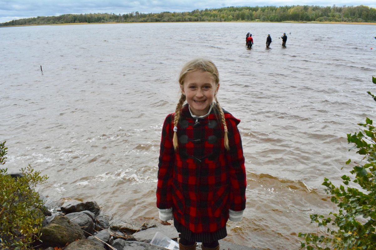 Niña descubrimiento espada Suecia