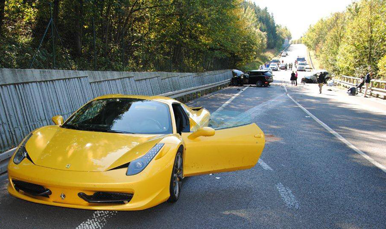 ferrari porsche motor Zilina Eslovaquia video viral accidente