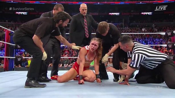 Ronda Rousey golpe silla