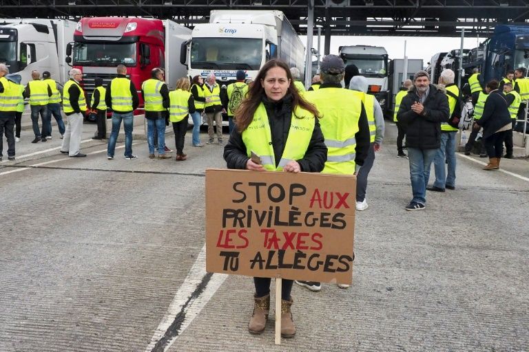 España condena las protestas