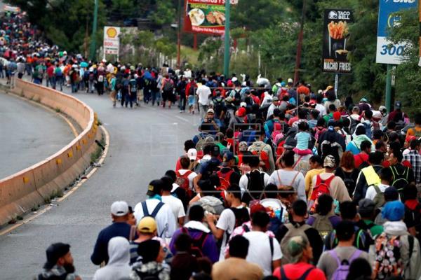 "Unos se quieren quedar y otros quieren ir, unos quieren avanzar por Tijuana, otros por Laredo, Matamoros y Monterrey, pero debemos informarnos, ponernos de acuerdo y seguir unidos", dijo uno de los representantes.