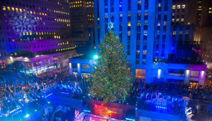 Nueva York cumplió hoy con la tradición del encendido de las luces del árbol de Navidad del Centro Rockefeller, un acto que tiene ya 85 años de antigüedad y que marca el comienzo de las festividades navideñas en la ciudad.