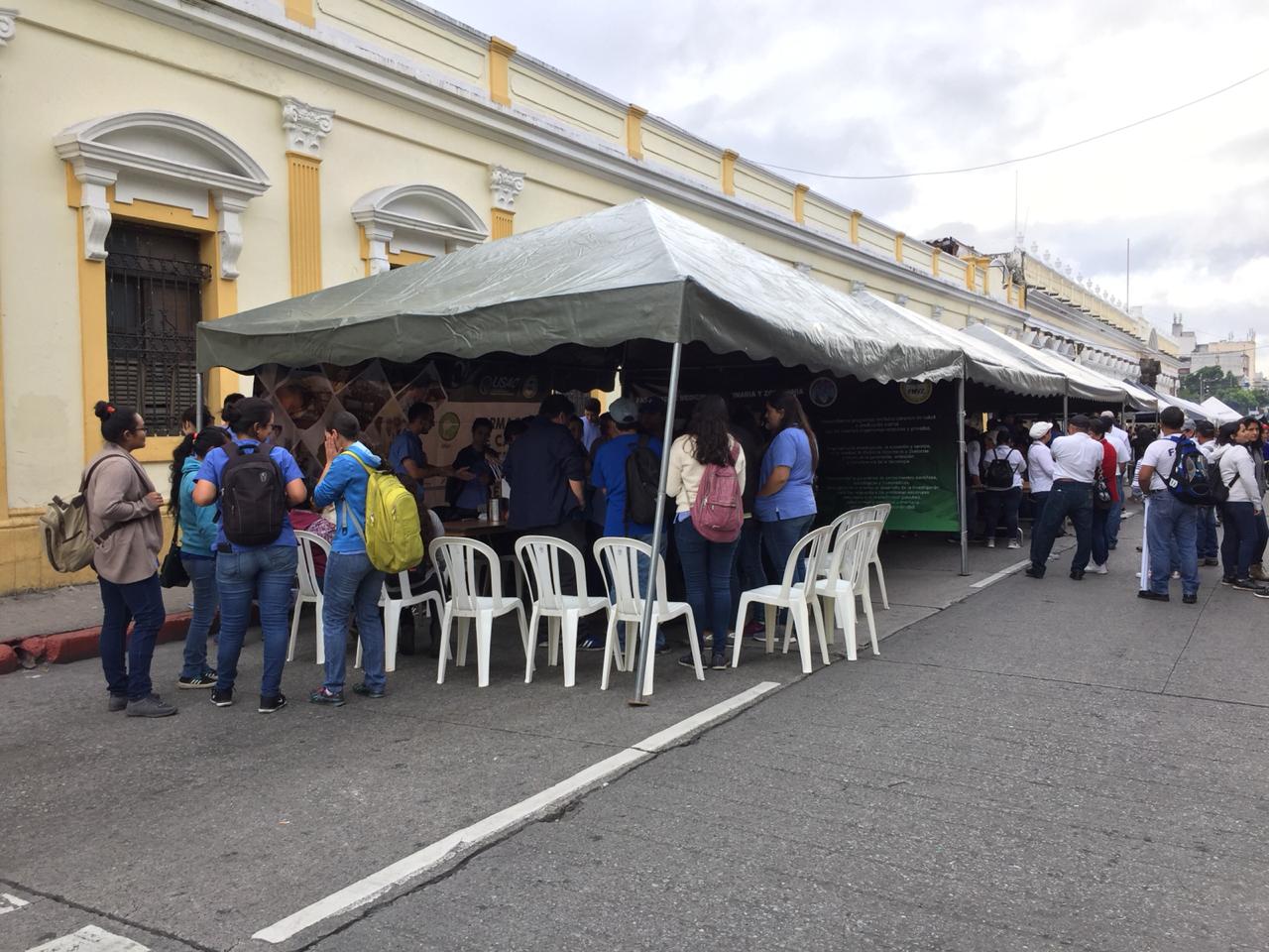 Medicos y estudiantes de la Usac