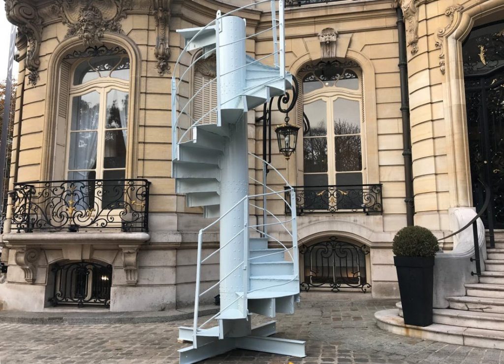 Un tramo de las escaleras de la torre Eiffel