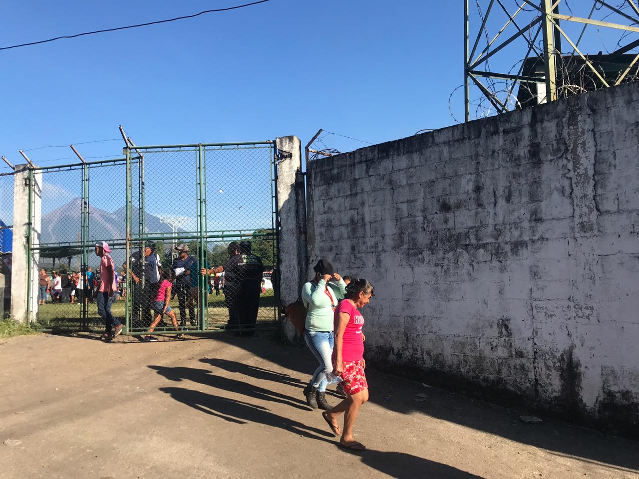 Albergados en estadio de Escuintla