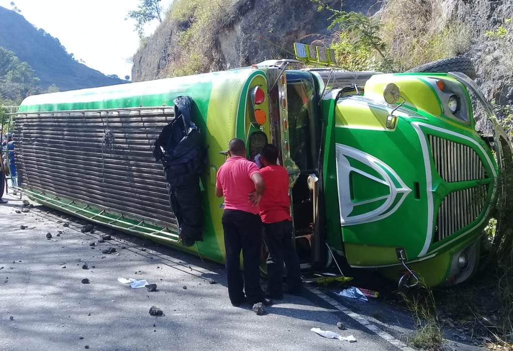 Bus Huehuetenango Cobán volcó